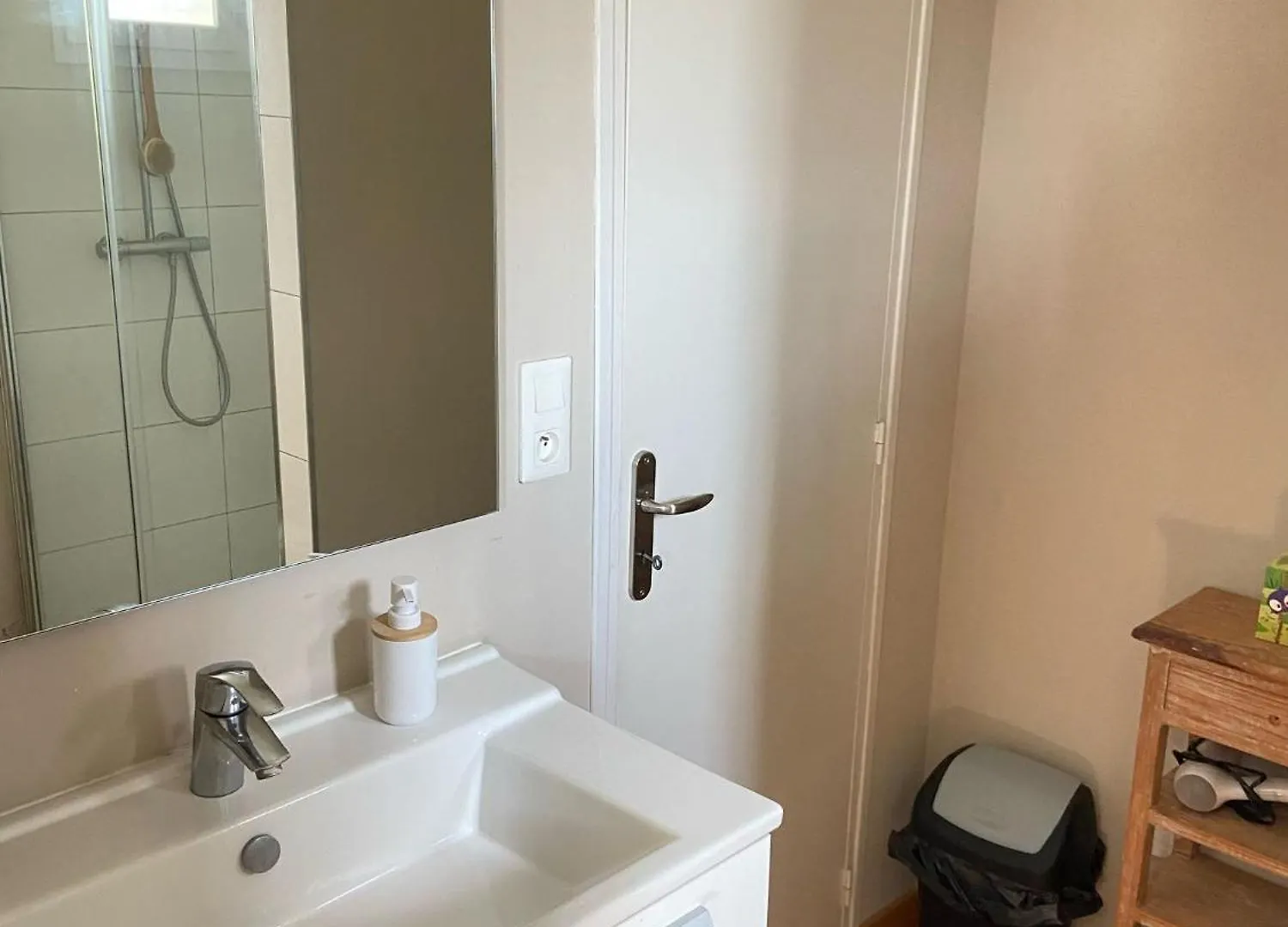 Homestay Le Moulin De L'Aire Apartment Lourmarin